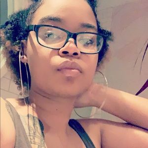 Meet your Posher, Nadia